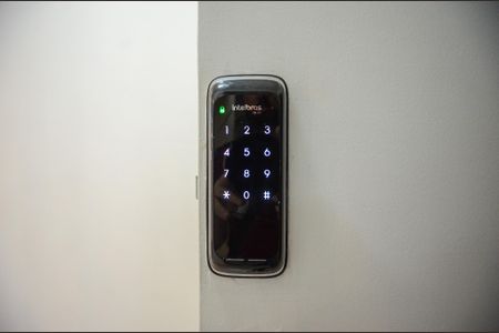 Apartamento à venda com 51m², 2 quartos e 1 vaga Apartamento à venda com 51m², 2 quartos e 1 vagaFechadura Eletrônica