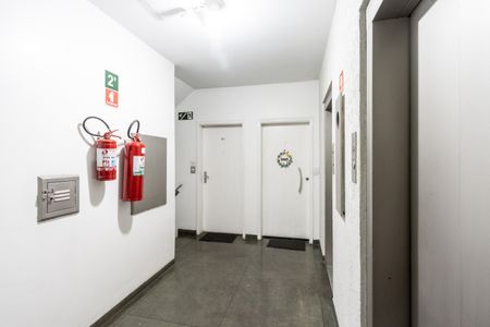 Apartamento para alugar com 63m², 2 quartos e 1 vaga Apartamento para alugar com 63m², 2 quartos e 1 vagaHall do andar