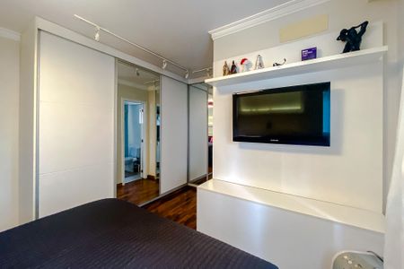 Apartamento à venda com 190m², 4 quartos e 3 vagas Apartamento à venda com 190m², 4 quartos e 3 vagasQuarto 2 - Suíte
