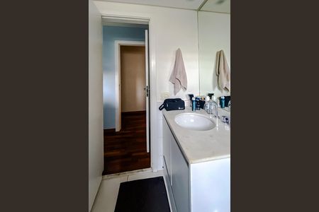 Apartamento à venda com 190m², 4 quartos e 3 vagas Apartamento à venda com 190m², 4 quartos e 3 vagasBanheiro da Suíte 1