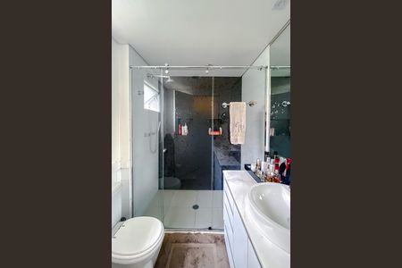 Apartamento à venda com 190m², 4 quartos e 3 vagas Apartamento à venda com 190m², 4 quartos e 3 vagasBanheiro da Suíte 2