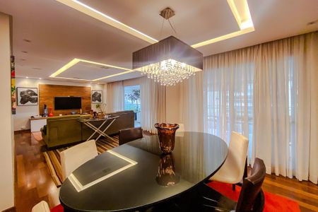 Apartamento à venda com 190m², 4 quartos e 3 vagas Apartamento à venda com 190m², 4 quartos e 3 vagasSala