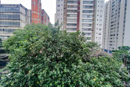 Apartamento à venda com 190m², 4 quartos e 3 vagas Apartamento à venda com 190m², 4 quartos e 3 vagasVista da Suíte 3
