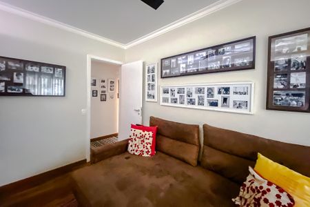 Apartamento à venda com 190m², 4 quartos e 3 vagas Apartamento à venda com 190m², 4 quartos e 3 vagasSala de TV
