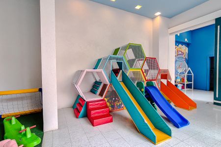 Apartamento à venda com 190m², 4 quartos e 3 vagas Apartamento à venda com 190m², 4 quartos e 3 vagasBrinquedoteca