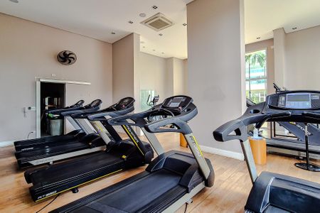 Apartamento à venda com 190m², 4 quartos e 3 vagas Apartamento à venda com 190m², 4 quartos e 3 vagasÁrea comum - Academia