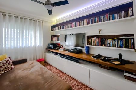 Apartamento à venda com 190m², 4 quartos e 3 vagas Apartamento à venda com 190m², 4 quartos e 3 vagasSala de TV