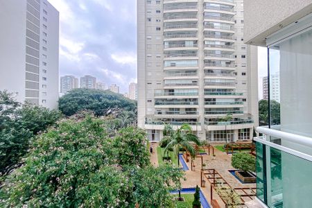 Apartamento à venda com 190m², 4 quartos e 3 vagas Apartamento à venda com 190m², 4 quartos e 3 vagasVista da Suíte 2