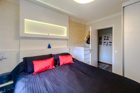 Apartamento à venda com 190m², 4 quartos e 3 vagas Apartamento à venda com 190m², 4 quartos e 3 vagasQuarto 2 - Suíte