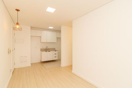 Sala de apartamento para alugar com 2 quartos, 47m² em Parque Edu Chaves, São Paulo