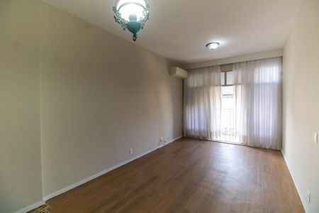 Apartamento para alugar com 136m², 4 quartos e 1 vaga Apartamento para alugar com 136m², 4 quartos e 1 vagaSala