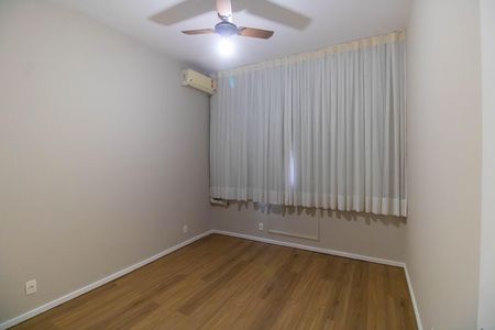 Apartamento para alugar com 136m², 4 quartos e 1 vaga Apartamento para alugar com 136m², 4 quartos e 1 vagaQuarto 1