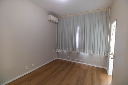 Apartamento para alugar com 136m², 4 quartos e 1 vaga Apartamento para alugar com 136m², 4 quartos e 1 vagaSuíte