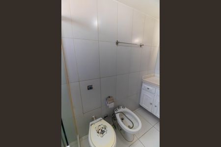 Apartamento para alugar com 136m², 4 quartos e 1 vaga Apartamento para alugar com 136m², 4 quartos e 1 vagaBanheiro da Suíte
