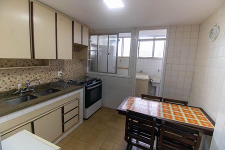 Apartamento para alugar com 136m², 4 quartos e 1 vaga Apartamento para alugar com 136m², 4 quartos e 1 vagaCozinha