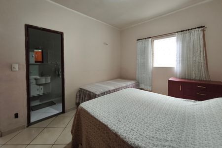 Casa à venda com 118m², 2 quartos e 2 vagas Casa à venda com 118m², 2 quartos e 2 vagasQuarto Suíte