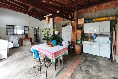 Casa à venda com 118m², 2 quartos e 2 vagas Casa à venda com 118m², 2 quartos e 2 vagasQuintal