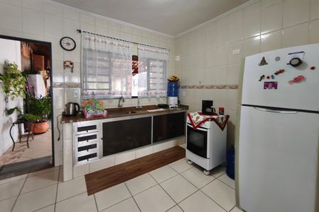 Casa à venda com 118m², 2 quartos e 2 vagas Casa à venda com 118m², 2 quartos e 2 vagasCozinha