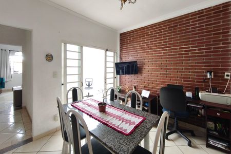 Casa à venda com 118m², 2 quartos e 2 vagas Casa à venda com 118m², 2 quartos e 2 vagasSala de Jantar