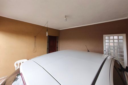 Casa à venda com 118m², 2 quartos e 2 vagas Casa à venda com 118m², 2 quartos e 2 vagasQuintal - Garagem