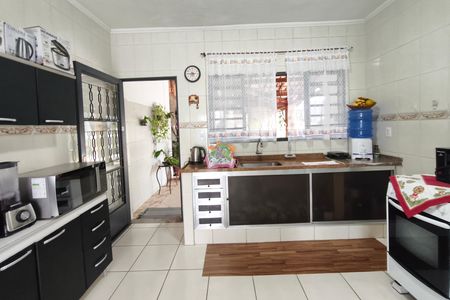 Casa à venda com 118m², 2 quartos e 2 vagas Casa à venda com 118m², 2 quartos e 2 vagasCozinha