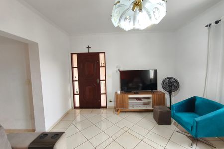 Casa à venda com 118m², 2 quartos e 2 vagas Casa à venda com 118m², 2 quartos e 2 vagasSala de Estar