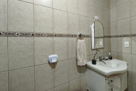 Casa à venda com 118m², 2 quartos e 2 vagas Casa à venda com 118m², 2 quartos e 2 vagasBanheiro Social