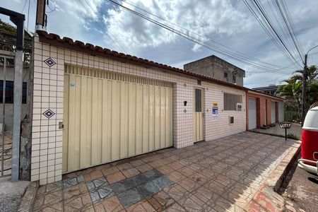 Casa para alugar com 140m², 3 quartos e 4 vagas Casa para alugar com 140m², 3 quartos e 4 vagasFachada