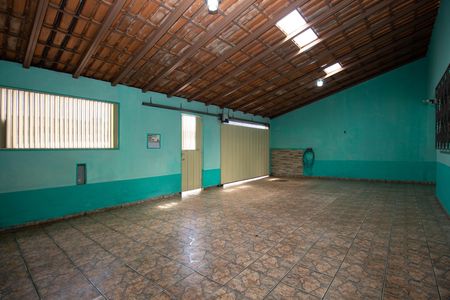 Casa para alugar com 140m², 3 quartos e 4 vagas Casa para alugar com 140m², 3 quartos e 4 vagasGaragem