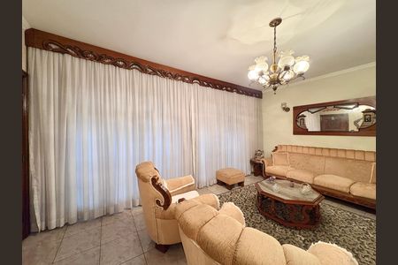 Sala de casa à venda com 6 quartos, 253m² em Vila Pereira Barreto, São Paulo