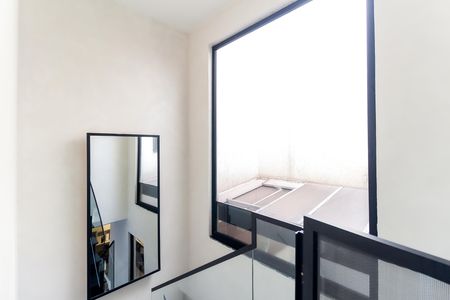 Casa para alugar com 120m², 2 quartos e 2 vagas Casa para alugar com 120m², 2 quartos e 2 vagasEscada
