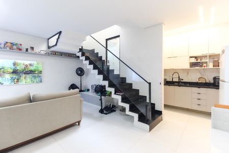 Casa para alugar com 120m², 2 quartos e 2 vagas Casa para alugar com 120m², 2 quartos e 2 vagasSala