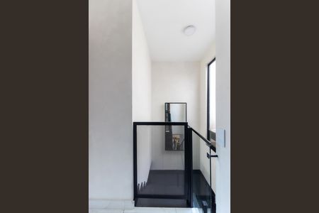 Casa para alugar com 120m², 2 quartos e 2 vagas Casa para alugar com 120m², 2 quartos e 2 vagasEscada