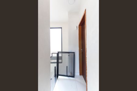 Casa para alugar com 120m², 2 quartos e 2 vagas Casa para alugar com 120m², 2 quartos e 2 vagasEscada