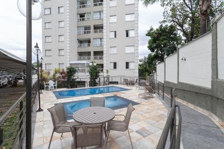 Apartamento à venda com 52m², 2 quartos e 2 vagas Apartamento à venda com 52m², 2 quartos e 2 vagasÁrea comum - Piscina
