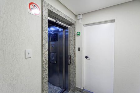 Apartamento à venda com 52m², 2 quartos e 2 vagas Apartamento à venda com 52m², 2 quartos e 2 vagasEntrada