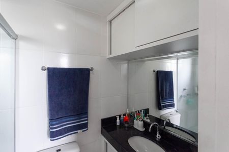Apartamento à venda com 52m², 2 quartos e 2 vagas Apartamento à venda com 52m², 2 quartos e 2 vagasBanheiro da suíte