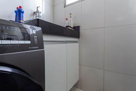 Apartamento à venda com 52m², 2 quartos e 2 vagas Apartamento à venda com 52m², 2 quartos e 2 vagasCozinha e Área de Serviço