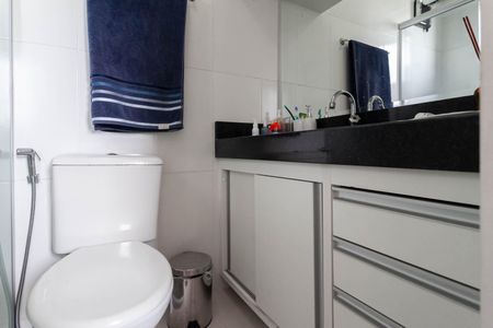 Apartamento à venda com 52m², 2 quartos e 2 vagas Apartamento à venda com 52m², 2 quartos e 2 vagasBanheiro da suíte