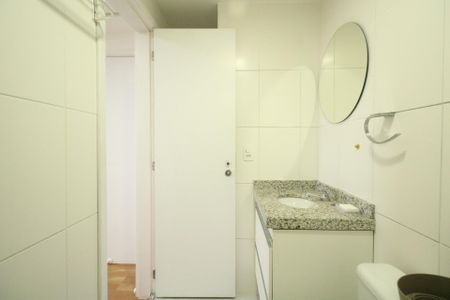 Apartamento para alugar com 65m², 2 quartos e 1 vaga Apartamento para alugar com 65m², 2 quartos e 1 vagaBanheiro da Suíte