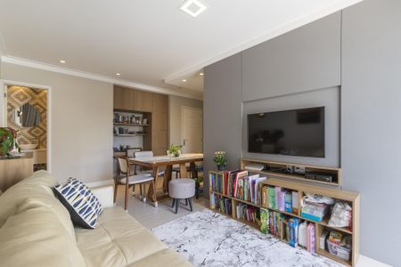 Sala de apartamento à venda com 2 quartos, 74m² em Cambuí, Campinas