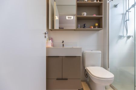Apartamento à venda com 74m², 2 quartos e 2 vagas Apartamento à venda com 74m², 2 quartos e 2 vagasBanheiro