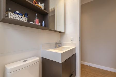 Apartamento à venda com 74m², 2 quartos e 2 vagas Apartamento à venda com 74m², 2 quartos e 2 vagasBanheiro
