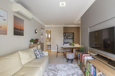 Sala de apartamento à venda com 2 quartos, 74m² em Cambuí, Campinas