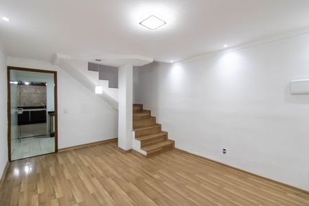 Sala de casa de condomínio para alugar com 2 quartos, 100m² em Jardim Adriana, Guarulhos