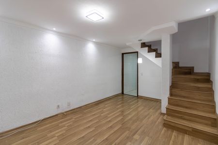 Sala de casa de condomínio para alugar com 2 quartos, 100m² em Jardim Adriana, Guarulhos