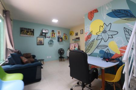 Sala de casa de condomínio para alugar com 2 quartos, 61m² em Vila Ema, São Paulo