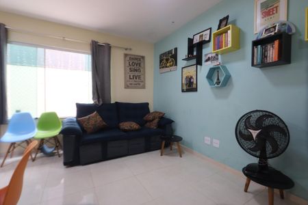 Sala de casa de condomínio para alugar com 2 quartos, 61m² em Vila Ema, São Paulo