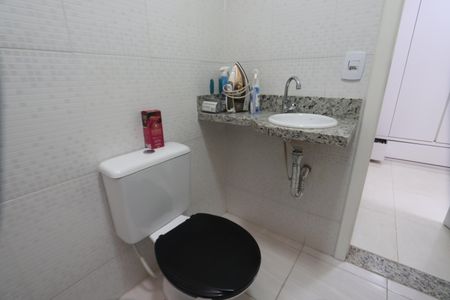 Casa de condomínio para alugar com 61m², 2 quartos e 1 vagaBanheiro da Suíte 2