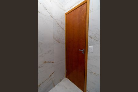 Casa de condomínio à venda com 53m², 2 quartos e 1 vaga Casa de condomínio à venda com 53m², 2 quartos e 1 vagaBanheiro da Suíte 1